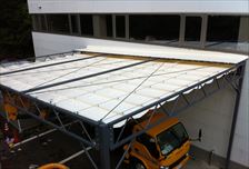駐車場のテント屋根の施工事例
